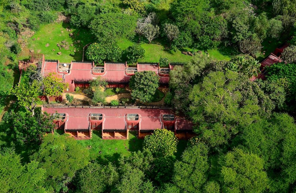 Amboseli Serena Safari Lodge Exterior photo