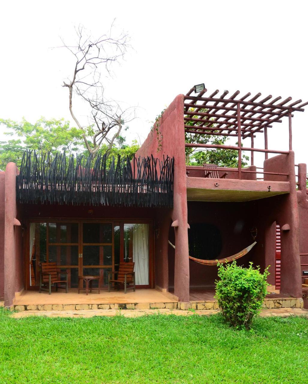 Amboseli Serena Safari Lodge Exterior photo