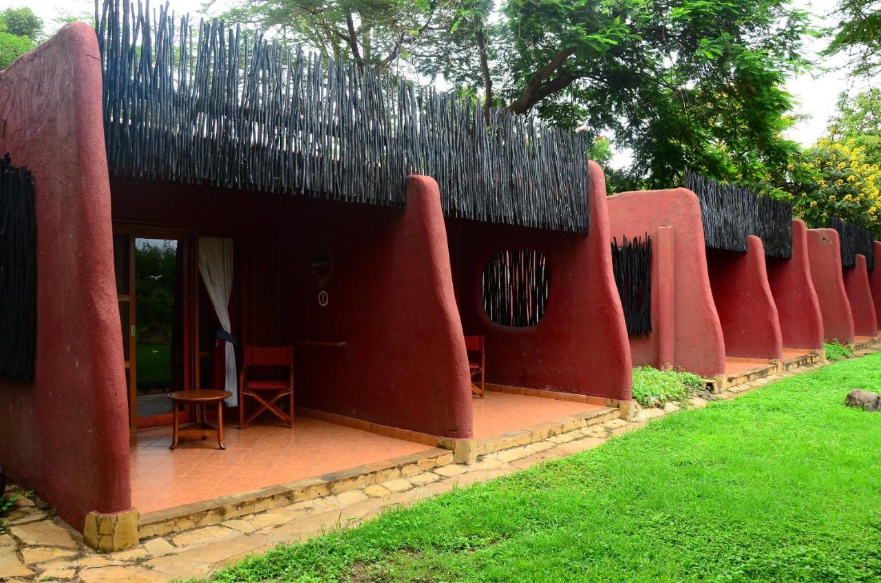 Amboseli Serena Safari Lodge Exterior photo