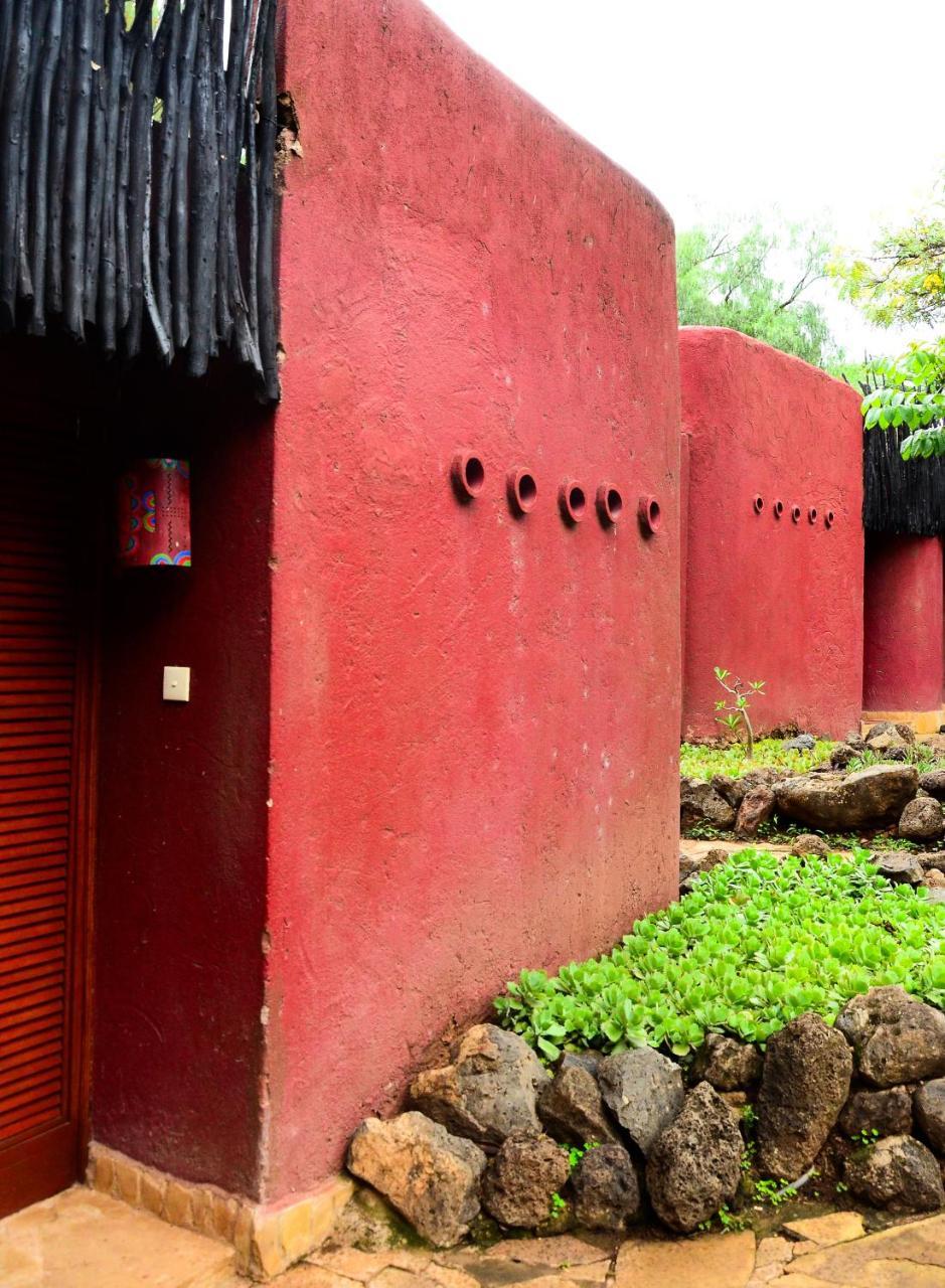 Amboseli Serena Safari Lodge Exterior photo