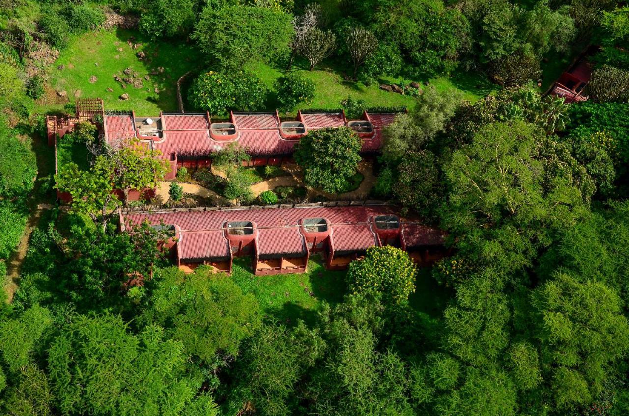 Amboseli Serena Safari Lodge Exterior photo