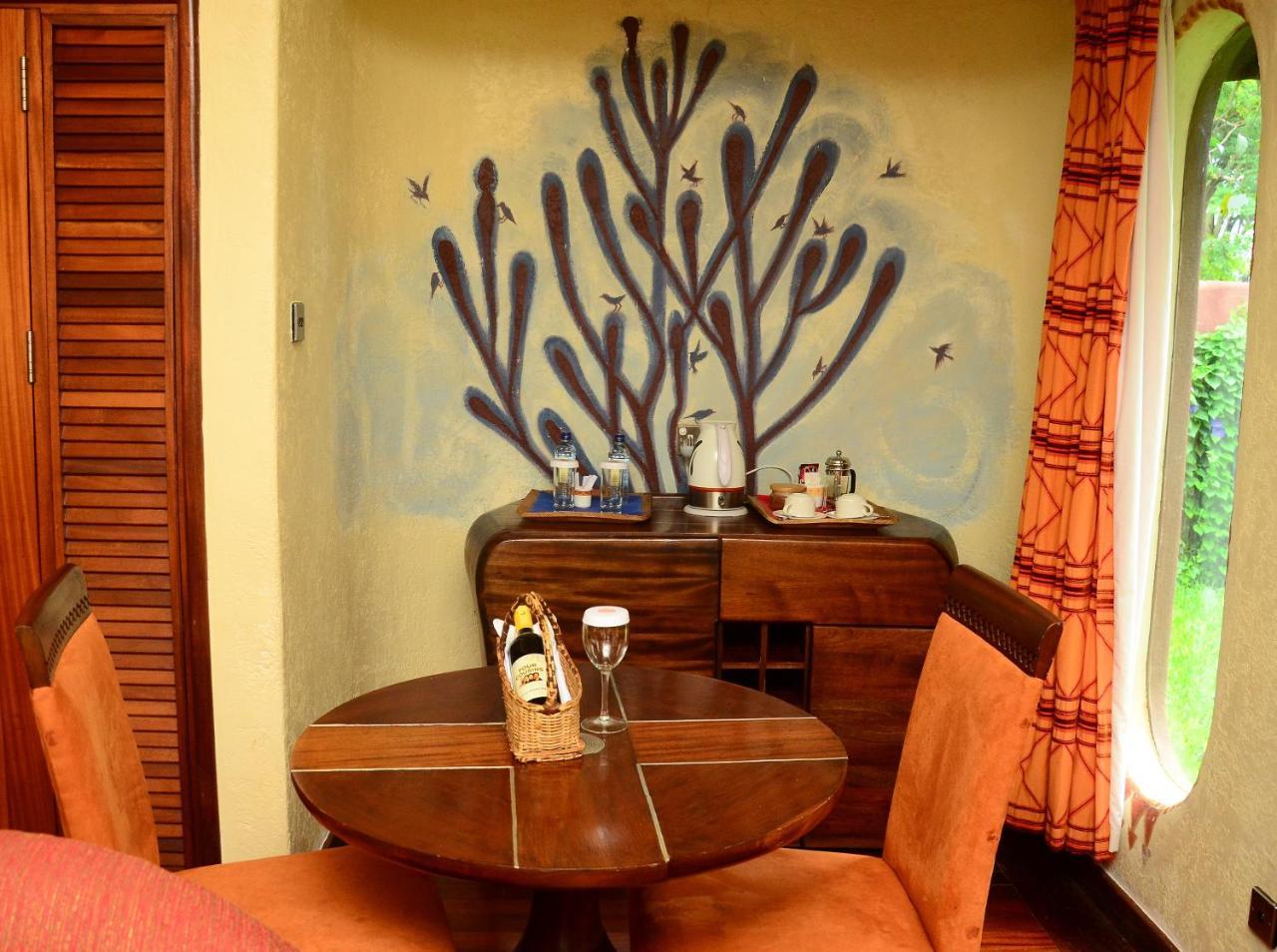 Amboseli Serena Safari Lodge Exterior photo