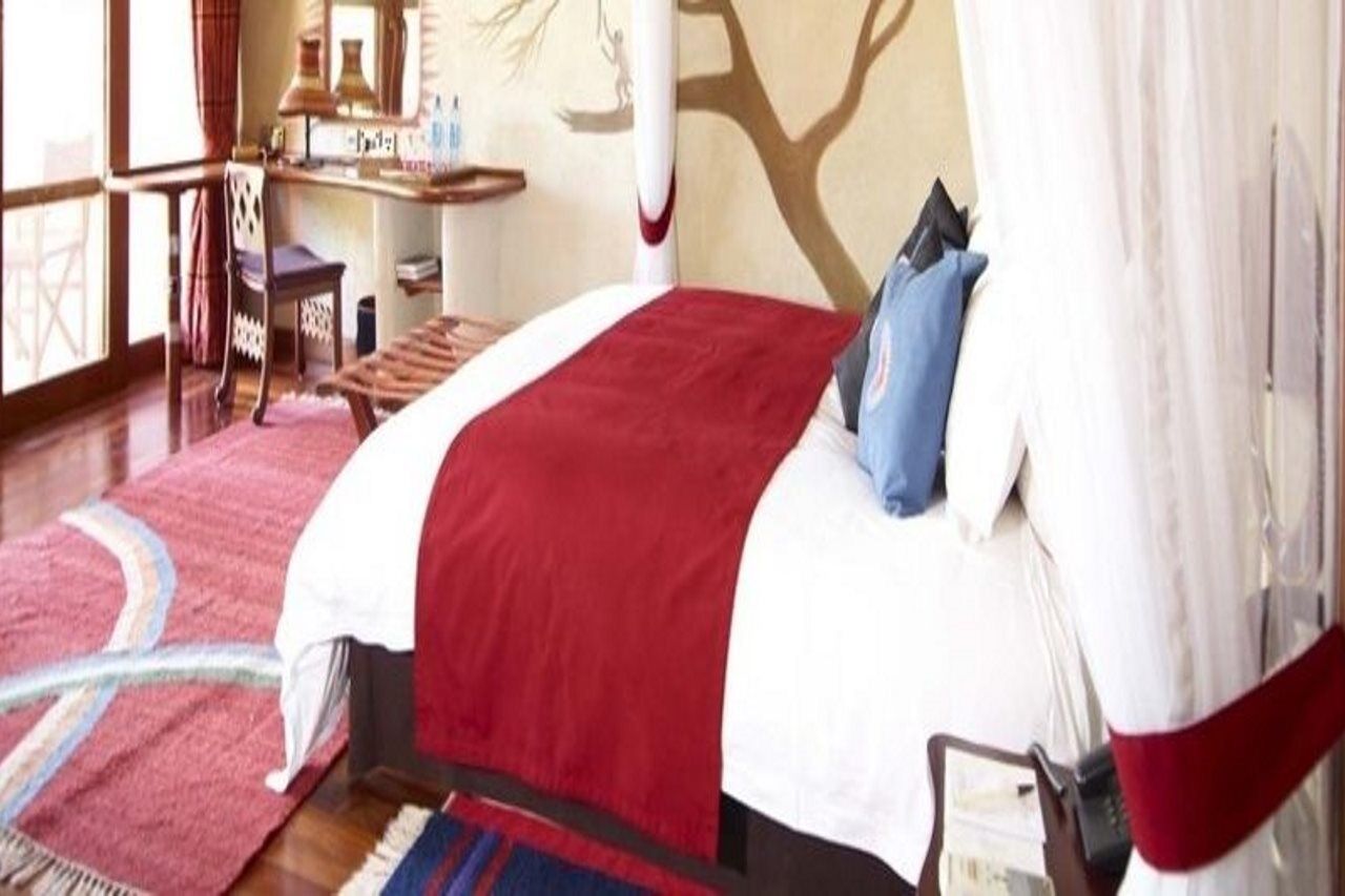 Amboseli Serena Safari Lodge Exterior photo